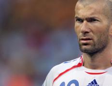 Doinb在G2比赛中最后时刻胜出，领先优势明显引发热议！引发球迷热议