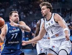 关于世界杯预选赛半决赛对决在即！纽约尼克斯演练定位球，那不勒斯密集防守应对的信息